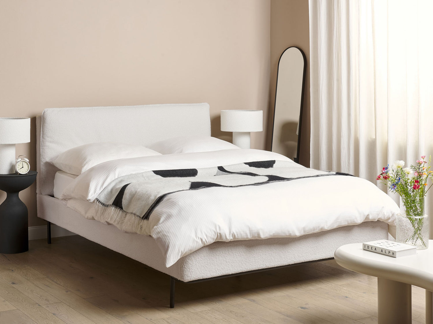 Beliani-CORIO-Tweepersoonsbed-Gebroken wit-140 x 200 cm-Bouclé