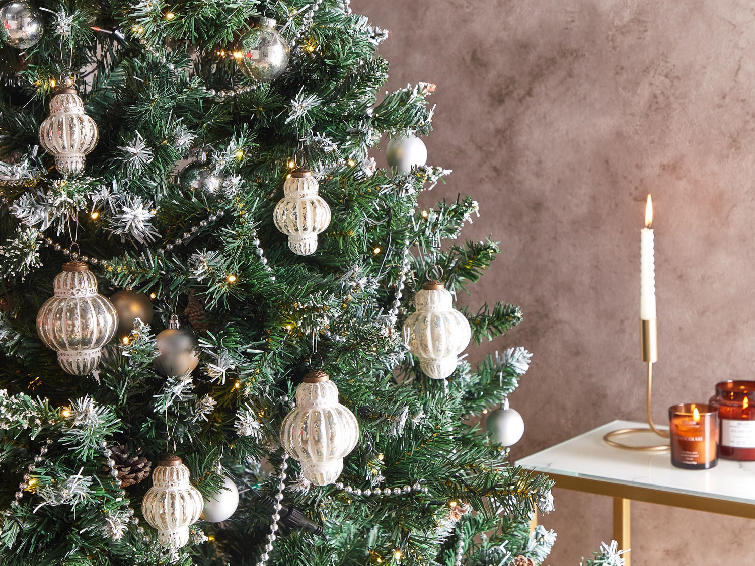 Beliani - CREMEUX - Kerstballen set van 6 - Zilver - Glas