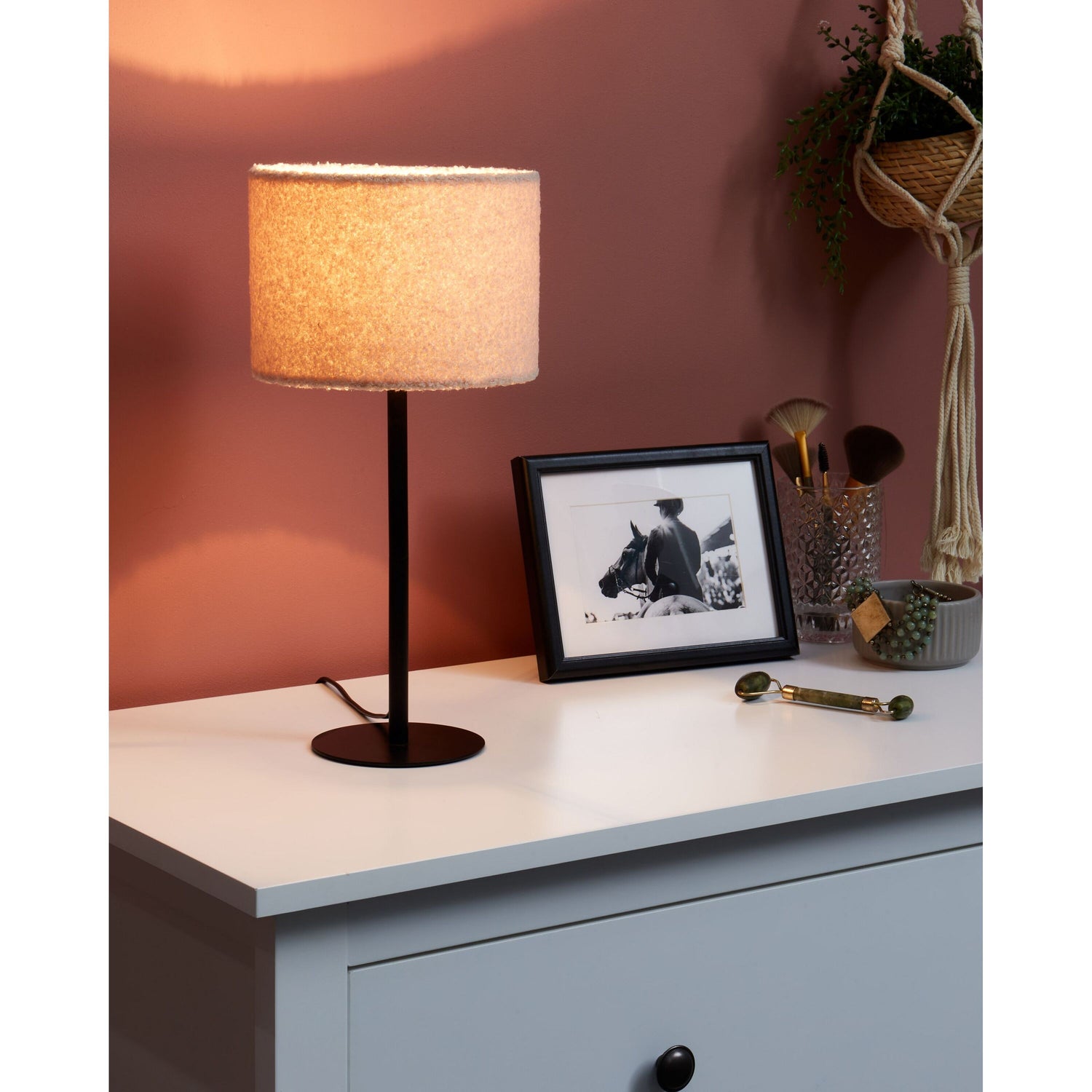 Beliani - VINAZCO - Tafellamp - Beige - Bouclé