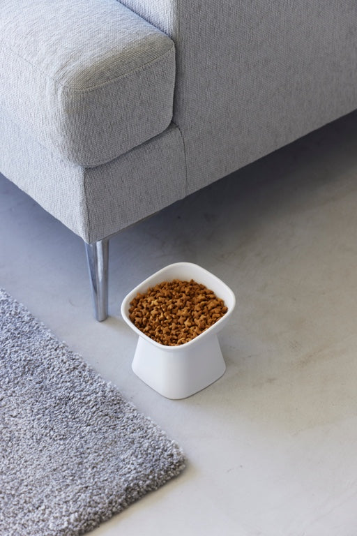 Yamazaki Voerbak Kat | Hond - Schuin - Keramisch - Tower - Wit