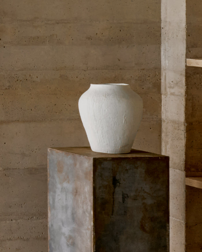 Kave Home - Anse vaas van wit papier-maché 22 cm