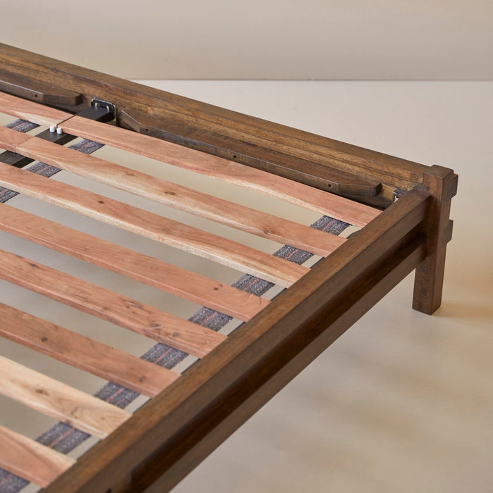 Tikamoon - Arko - Bed van massief mangohout bed 160 x 200 cm