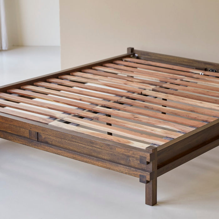 Tikamoon - Arko - Bed van massief mangohout bed 160 x 200 cm