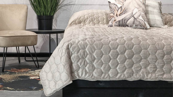 Unique Living - Bedsprei Peggy Dove White - 170x220cm