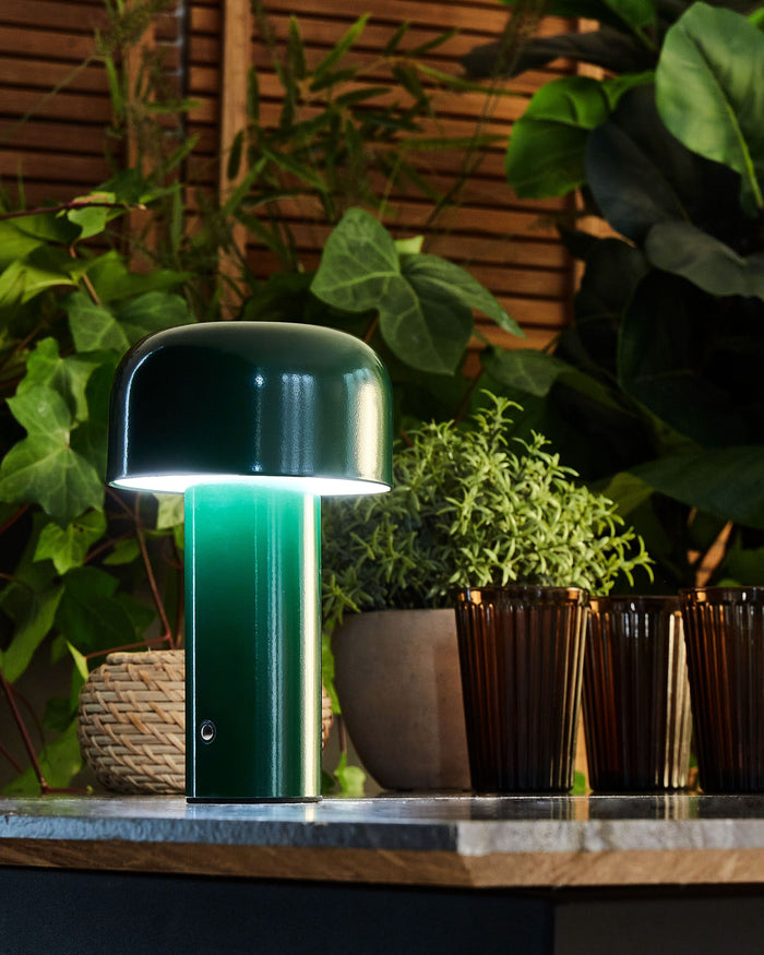 Beliani - BESOS - Tafellamp - Groen - IJzer