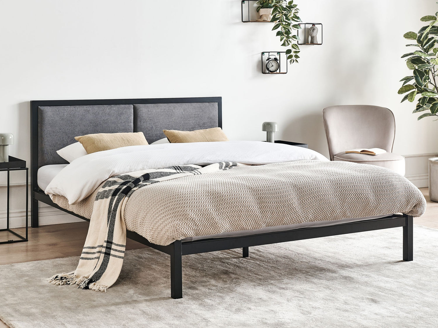 Beliani-CLAMART -Tweepersoonsbed-Zwart|Grijs-140 x 200 cm-Metaal