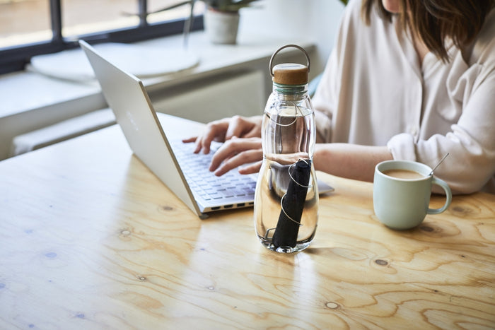 Black+Blum Eau Good Glazen Waterfles - 650ml - Groen