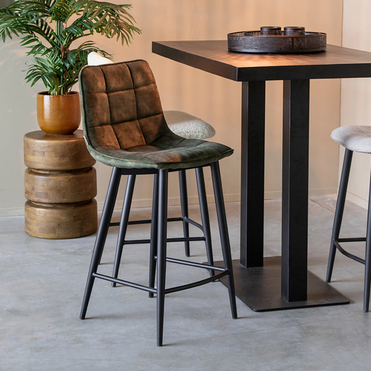 LABEL51 - Barkruk Jelt Laag - Hunter Velours - Zwart Metaal