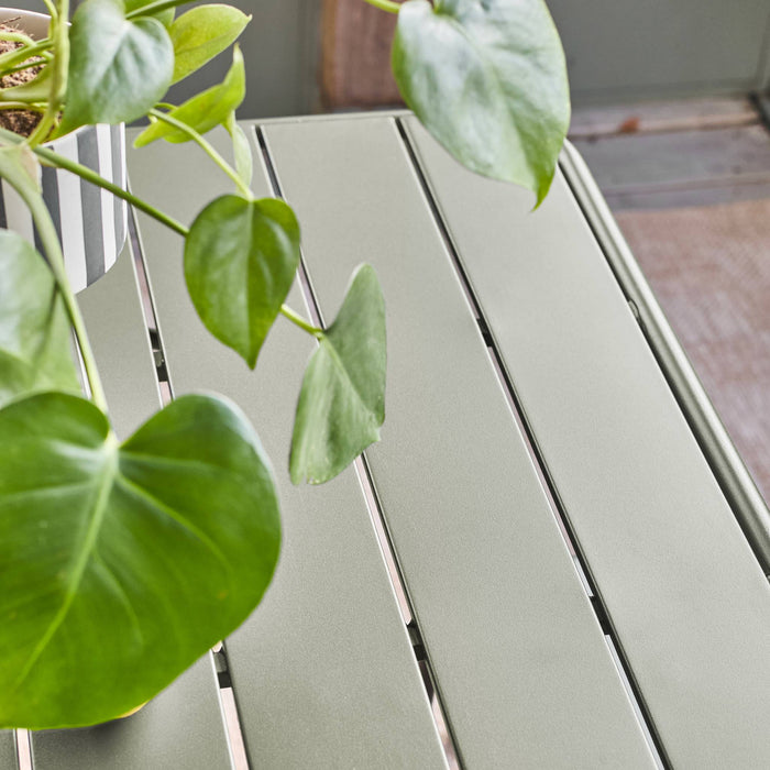 sweeek - Opvouwbare tuintafel 6 plaatsen metaal