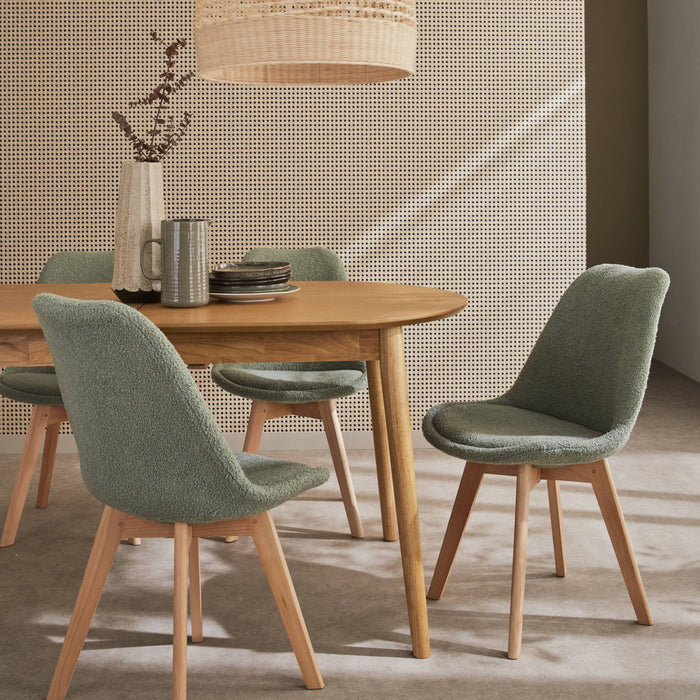 sweeek - Scandinavische boucléstoel met houten poten (set van 4)