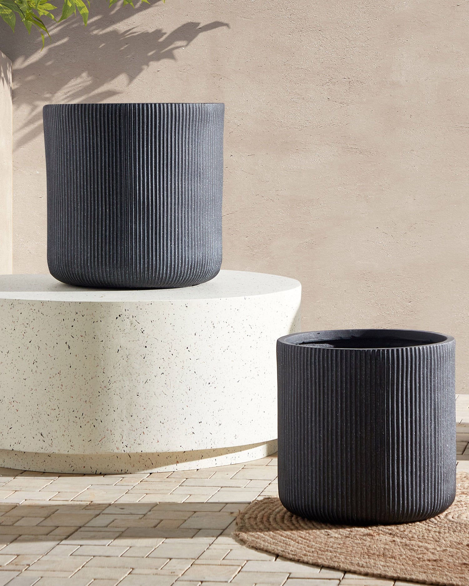 Beliani-OREOI-Bloempot-Grafietgrijs-37 x 37 x 37 cm-Kleivezel