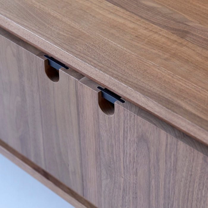 Tikamoon - Jonàk - Tv-meubel van massief notenhout 140 cm